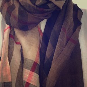 Genuine Burberry ombré scarf